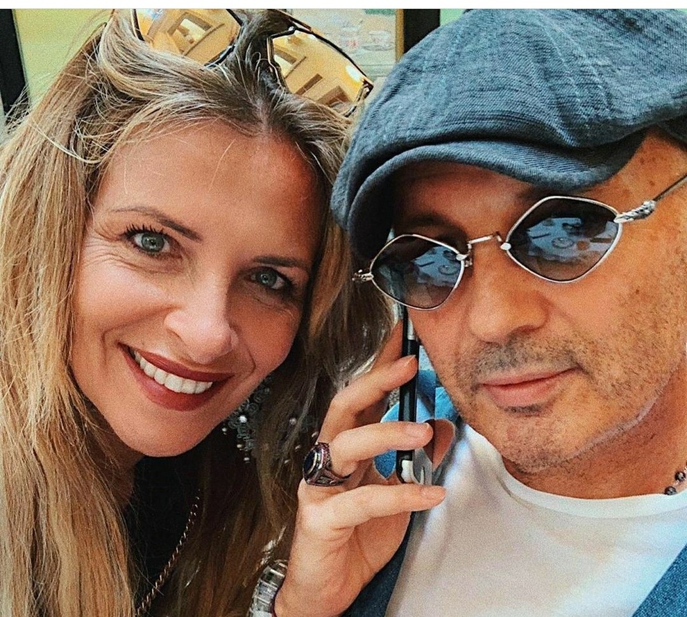 Mihajlovic Selfie Con La Moglie Arianna «conta I Fiori Del Tuo